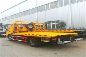 新密附近拖车救援搭电